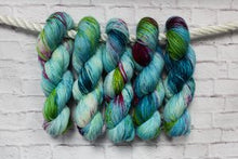 Load image into Gallery viewer, Baah La Jolla Monthly Colors