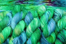 Load image into Gallery viewer, Baah La Jolla Monthly Colors